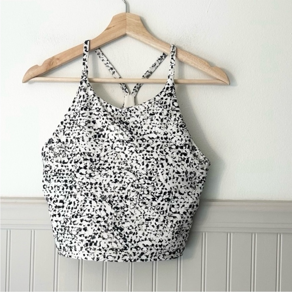 Old Navy Active Black and White Patterned Padded Crop Top size medium